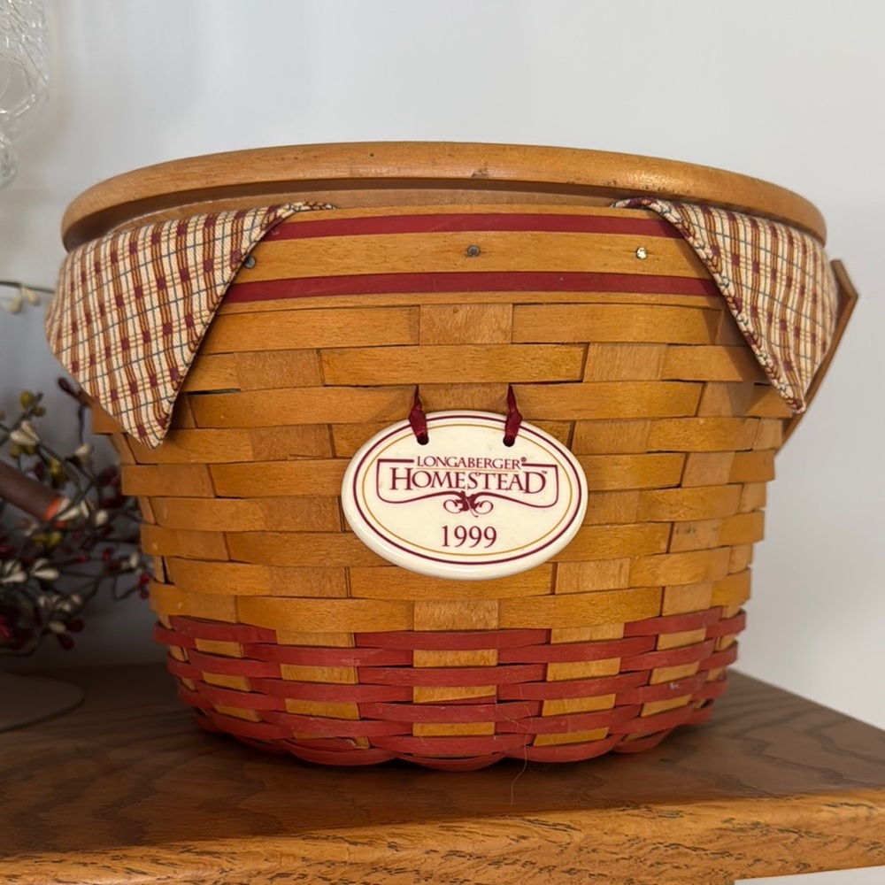 Longaberger Homestead 1999 Basket